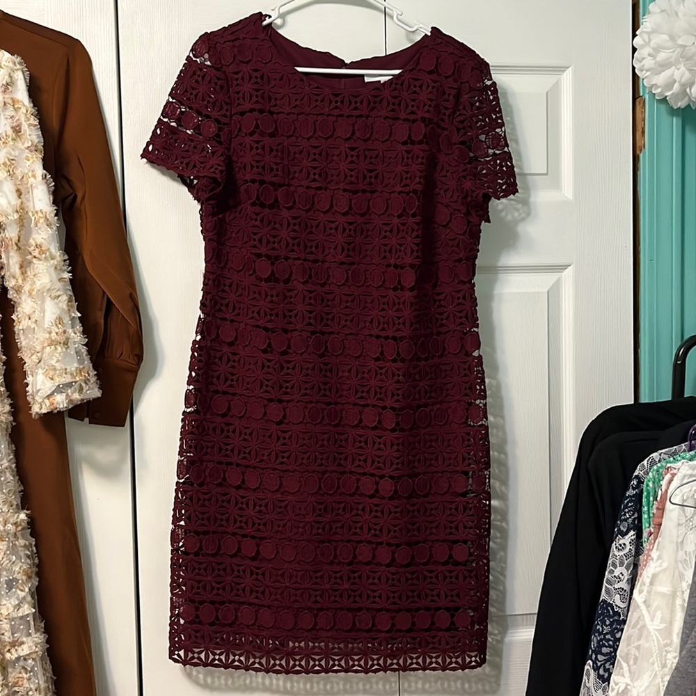 Maroon lace dress ⭐️